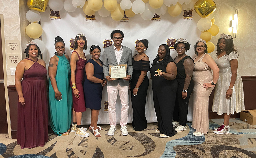 Bridges to Independence received a Certificate of Excellence for their Community work from Sigma Theta Alpha Military Sorority, Inc