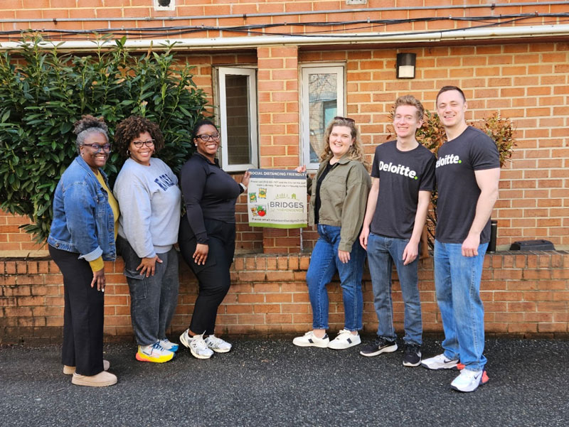 Deloitte and Touche LLP volunteer day