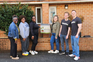 Deloitte and Touche LLP volunteer day